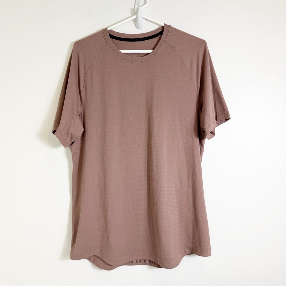 Lululemon Metal Vent Tech Shirt Men Large Brown Mauve Short Sleeve Athletic Tee